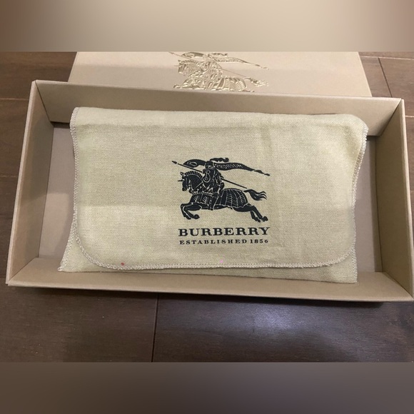 Burberry Bifold Wallet Snap Shadow Horse Authentic - Picture 7 of 8